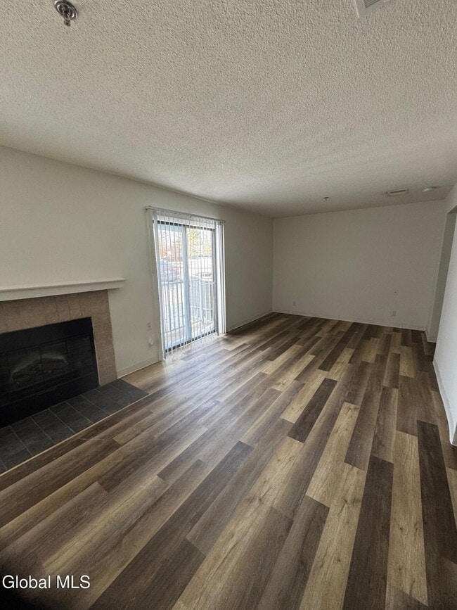 Building Photo - 10 Residence Inn Dr