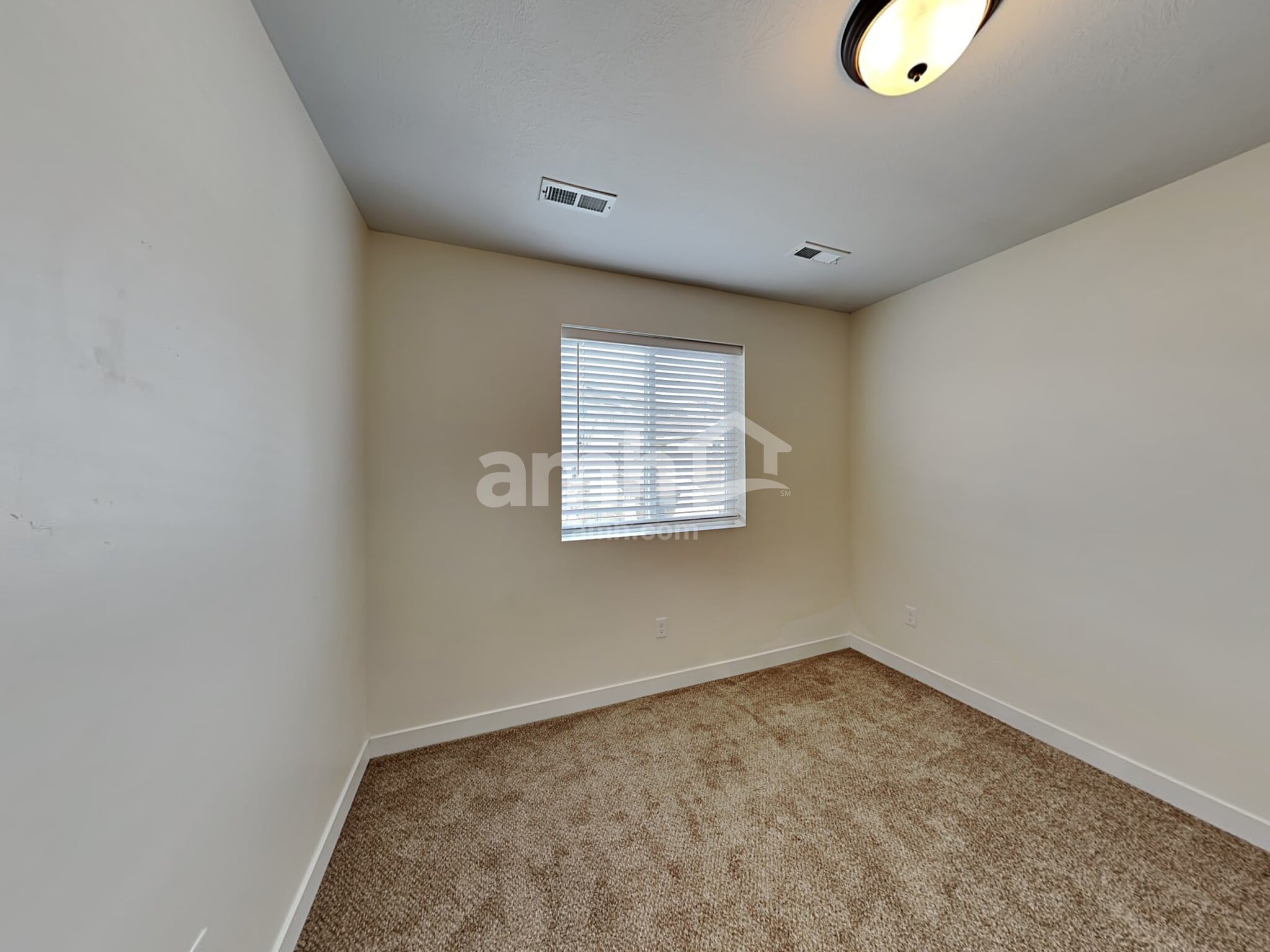 Building Photo - 317 W Willow Creek Dr