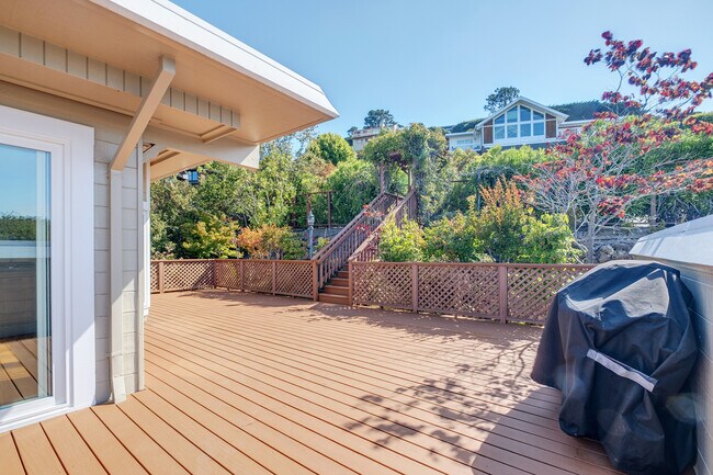 Building Photo - 90 Geldert Dr