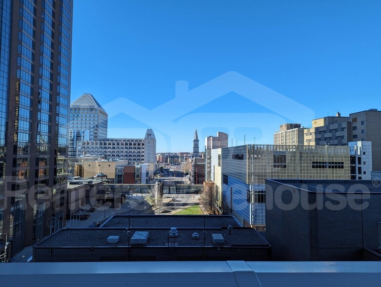 Building Photo - 66 9th St E