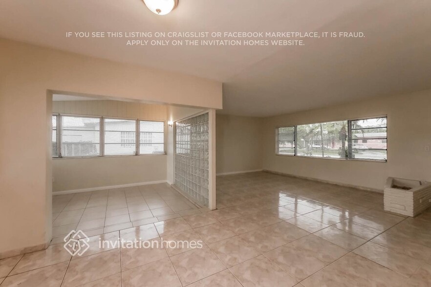 Building Photo - 510 NE 172nd St