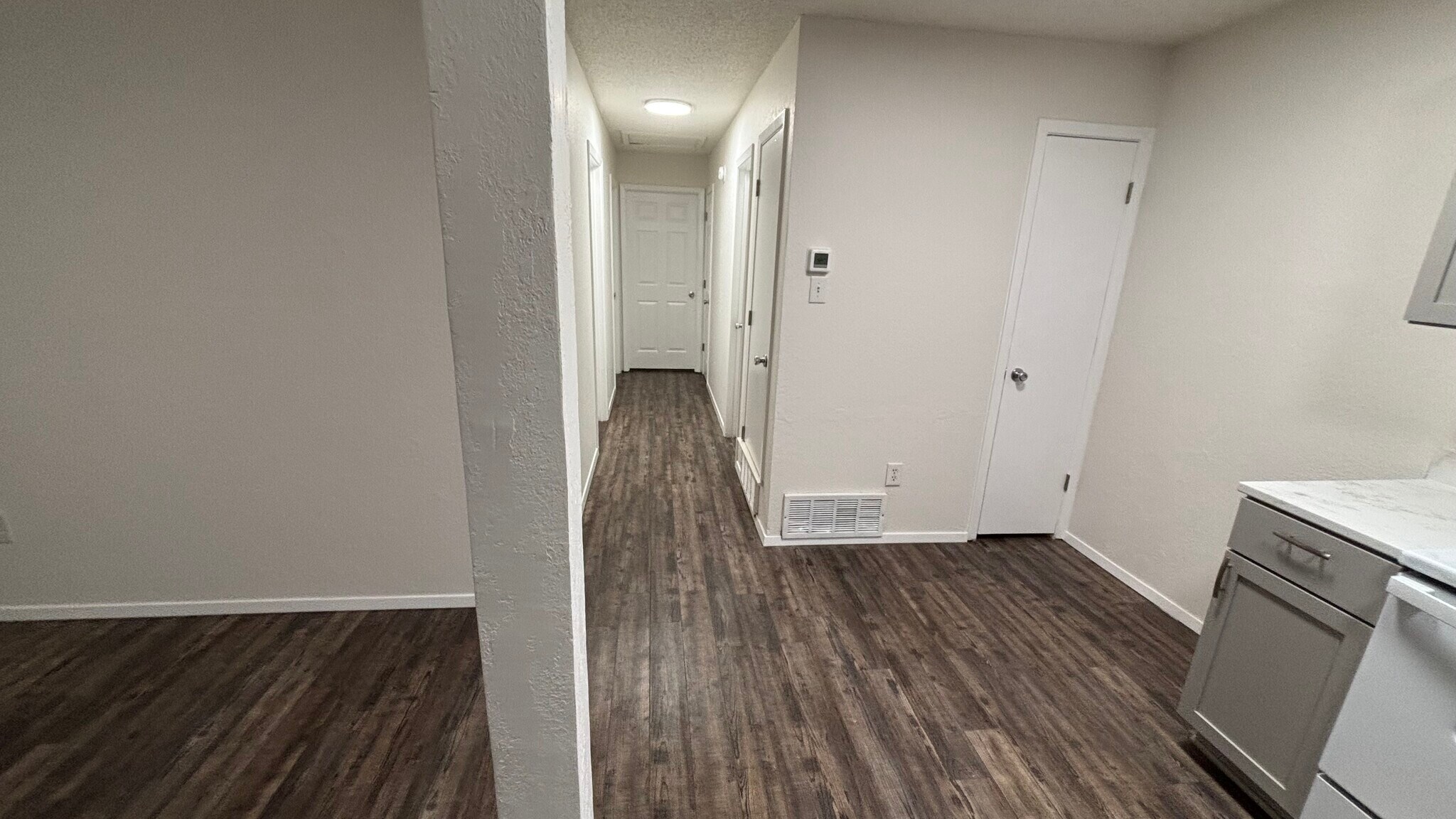 Building Photo - 863 Anahuac Ave