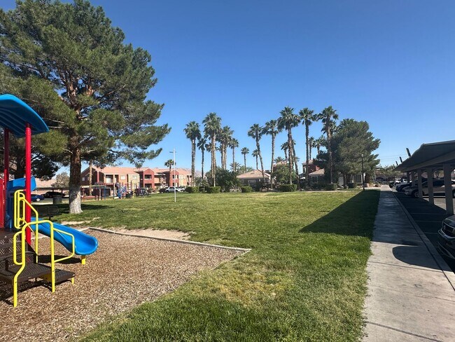 Building Photo - NE Near Nellis! Gated! Community Pool, Spa...