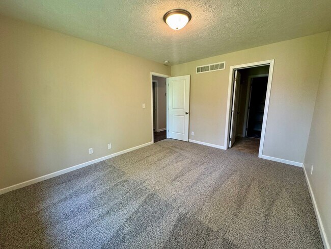 Building Photo - 2605 NW 52nd St