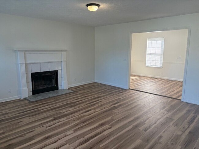 Building Photo - Murfreesboro-Cason Ln area 3BR/2BA+ Garage