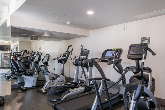 Building Photo - 700 W E St