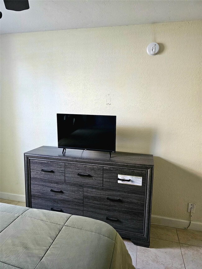 Building Photo - 8294 NW 24th St