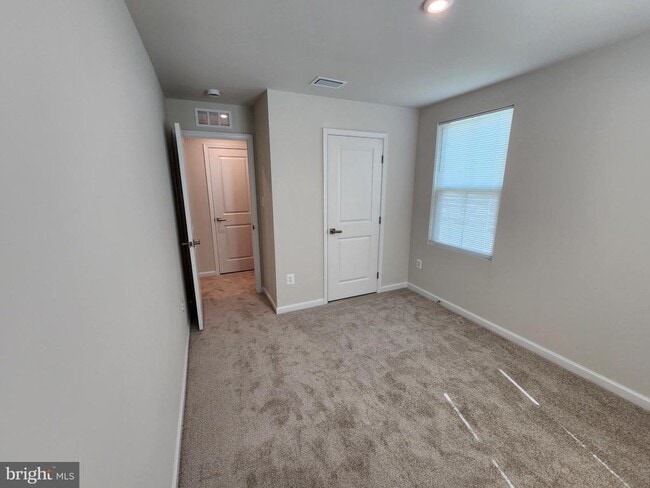 Building Photo - 619 Laurelwood Cir