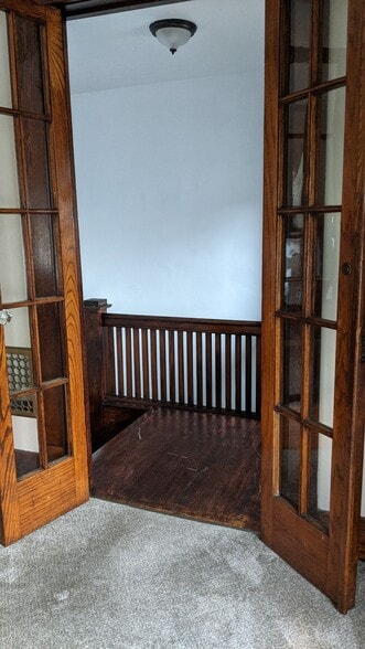 entrance - 366 E Ferry St