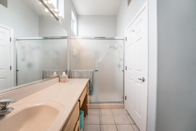 Building Photo - 10712 Brinkwood Ave