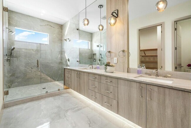 Building Photo - 13460 U.S. Rte 1