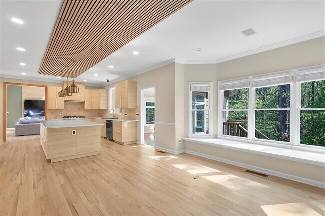 Building Photo - 2740 Stonehill Way