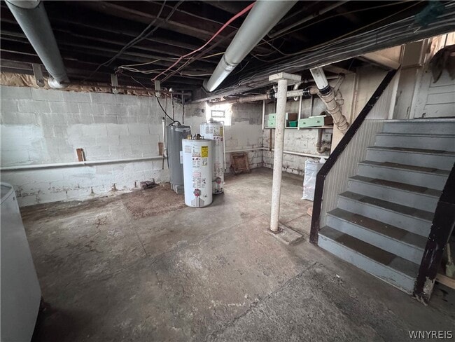 Building Photo - 350 Delaware St