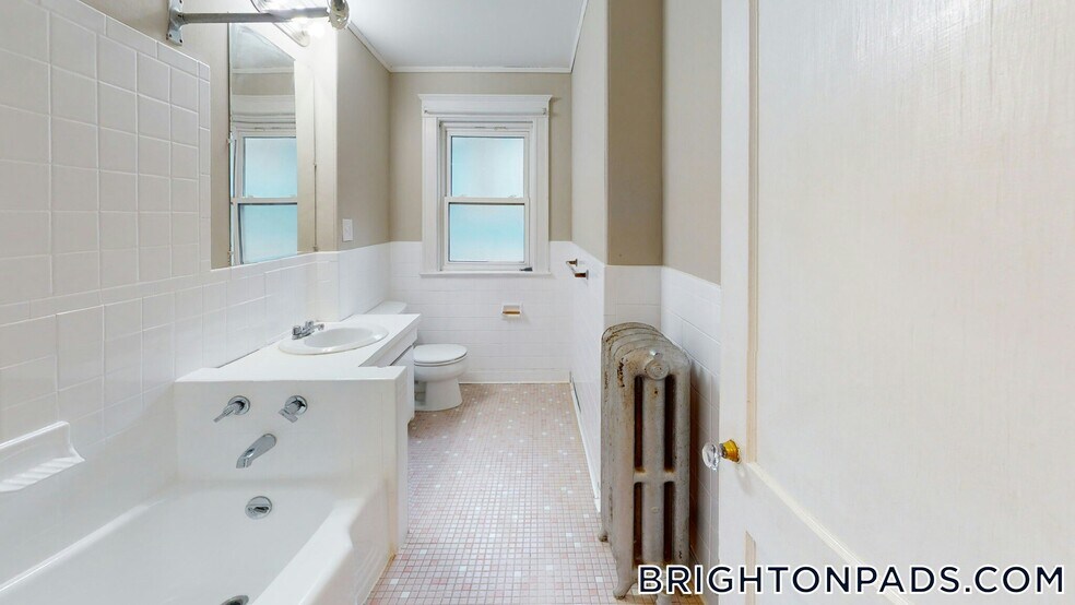 Building Photo - 20-22 Upcrest Rd.