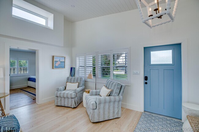 Building Photo - 1604 Seaway Dr
