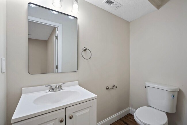 Building Photo - 3334 Gundy Dr