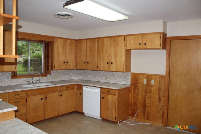 Building Photo - 525 Beverly Ln