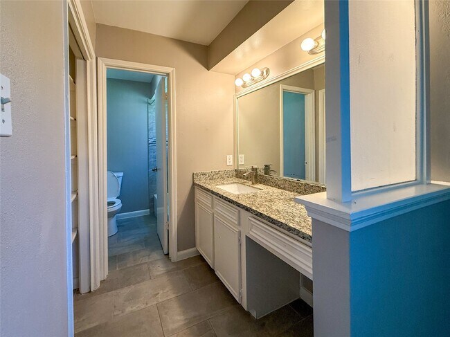 Building Photo - 2906 Quail Valley E Dr