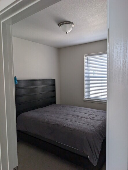 3rd Bedroom - 15702 E Broncos Pl