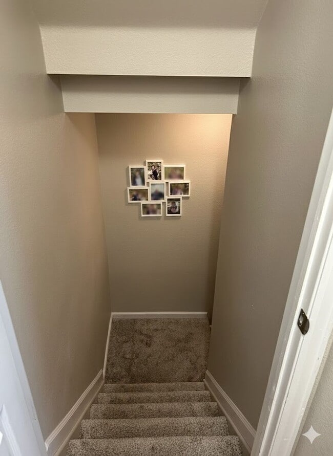 Building Photo - Rare 4BR End-Unit in Northpark with Finished Basement and 2-Car Garage