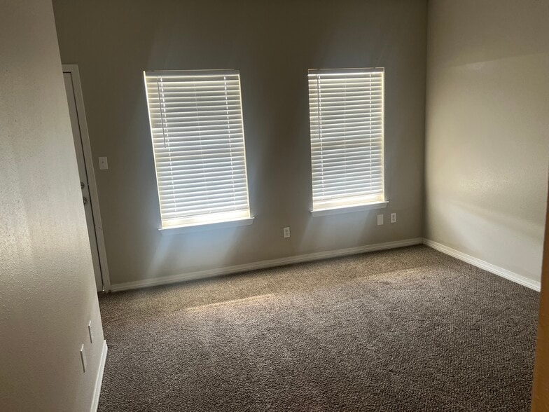 Upstairs Bedroom - 2416 Gladiolus St