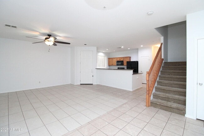 Building Photo - 8147 W Lynwood St