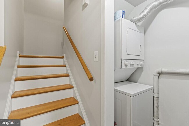 Building Photo - 1435 Corcoran St NW