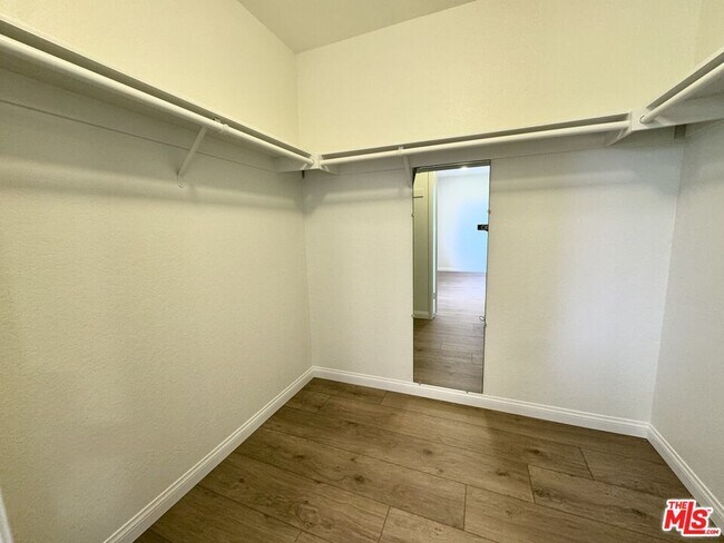 Building Photo - 7756 Sailboat Cir