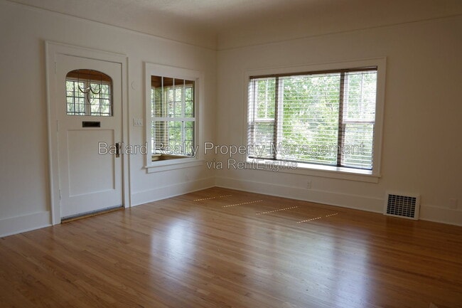 Building Photo - 6737 27th Ave NW