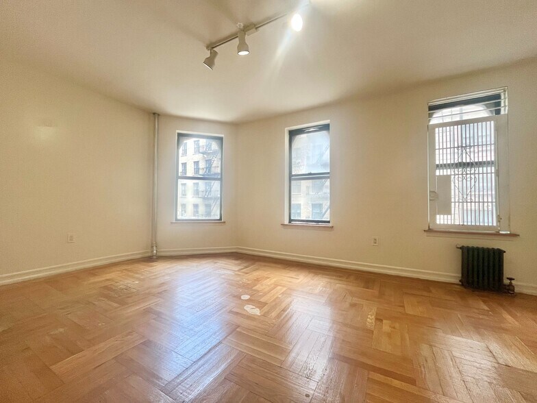 Primary Photo - 610 W 150th St
