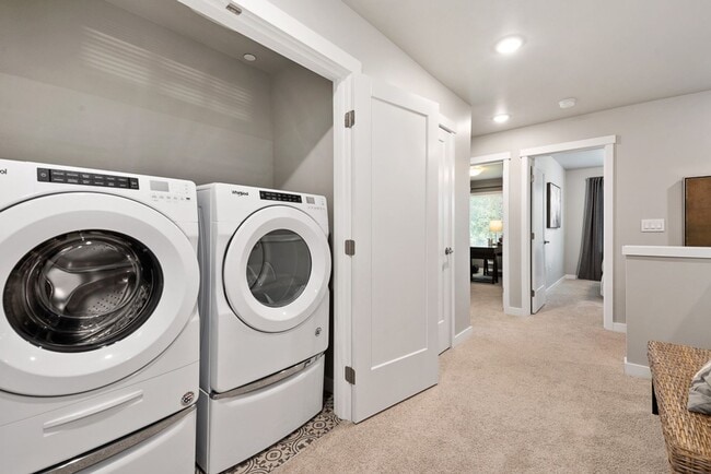 Building Photo - Tranquil Greenbelt Retreat – Stylish 3-Bed...
