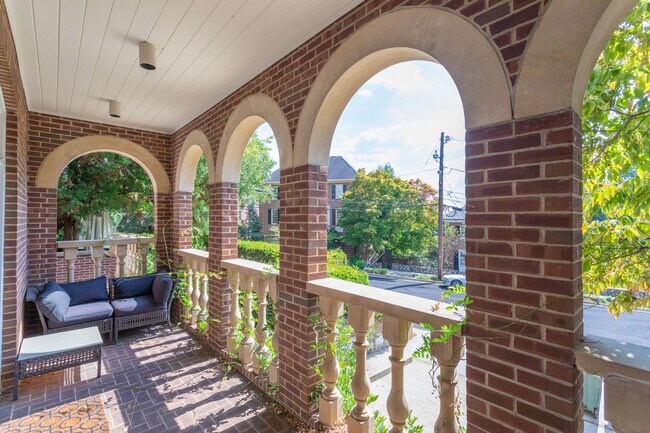 Building Photo - 4611 Charleston Terrace NW