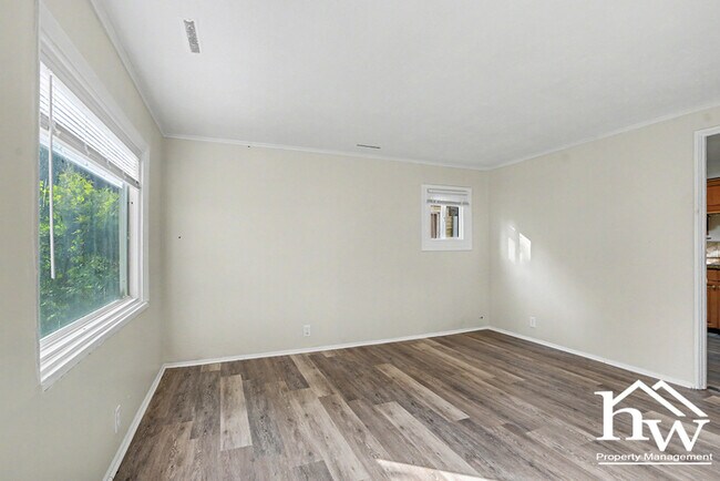 Building Photo - Charming 3-Bedroom Home Near Erskine Park