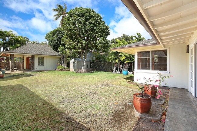 Building Photo - Executive Kahala Home with detached Cottage