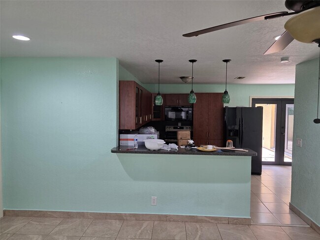 Building Photo - 4031 NE 8th Ave