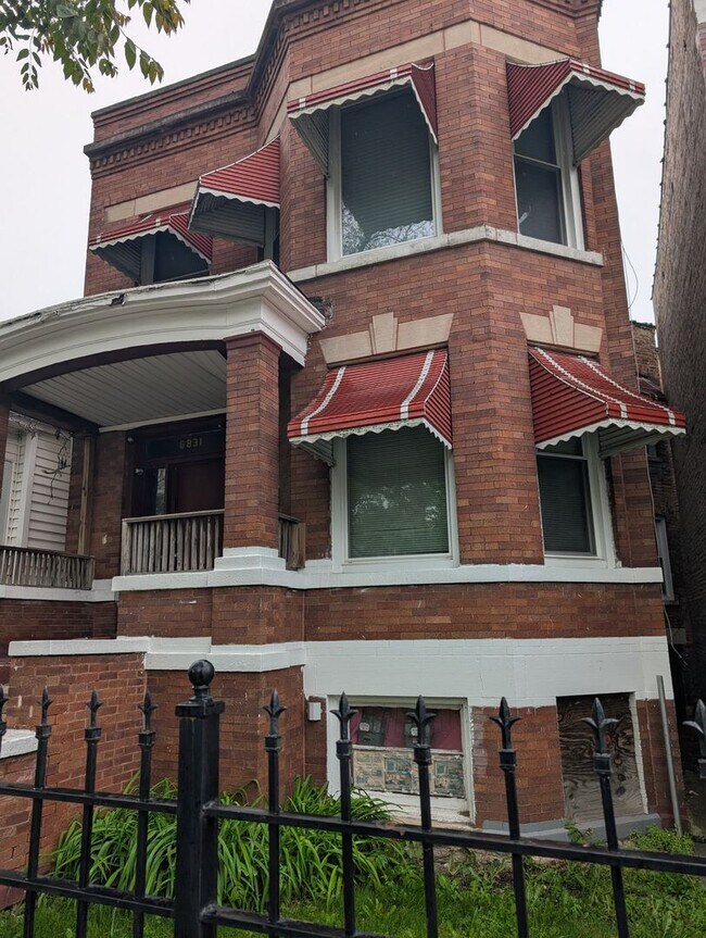 Building Photo - 6831 S Ada St