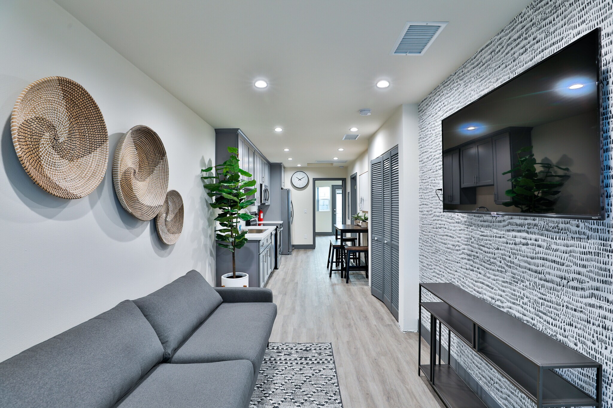 Building Photo - 2811 Menlo Ave