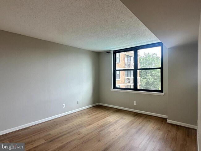 Building Photo - 1200 Braddock Pl