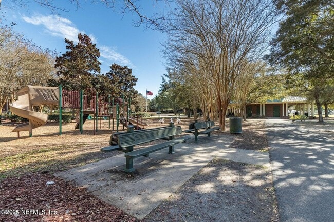 Building Photo - 721 Crystal Way