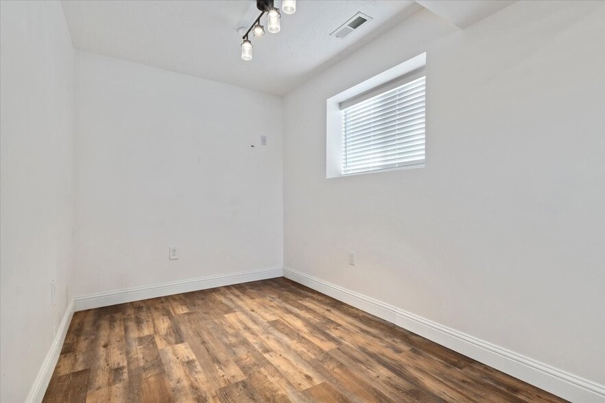 Basement - 954 W River Point Cir