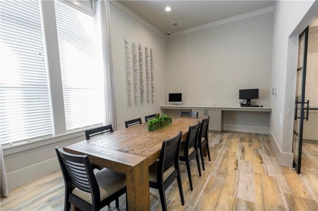 Building Photo - 5561 Post Oak Blvd