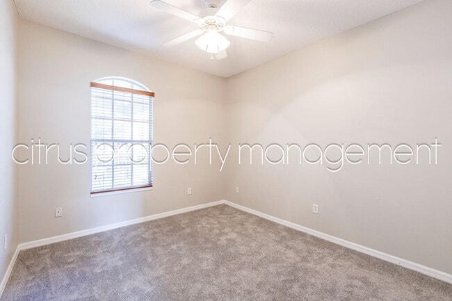Building Photo - Spacious 4/3 in Independence Available Now!
