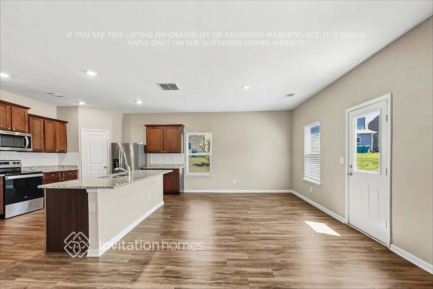 Building Photo - 407 Vermeer Ct