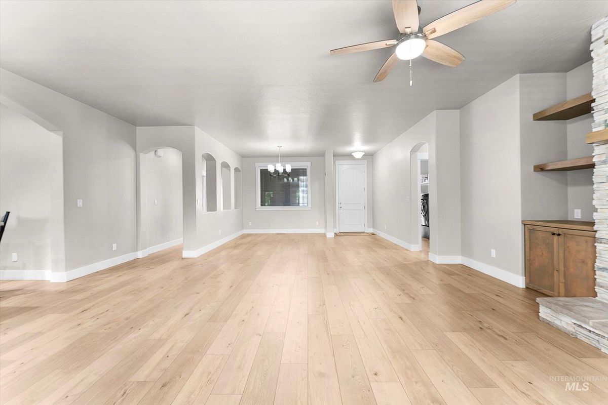 Building Photo - 5393 W Rosslare Dr