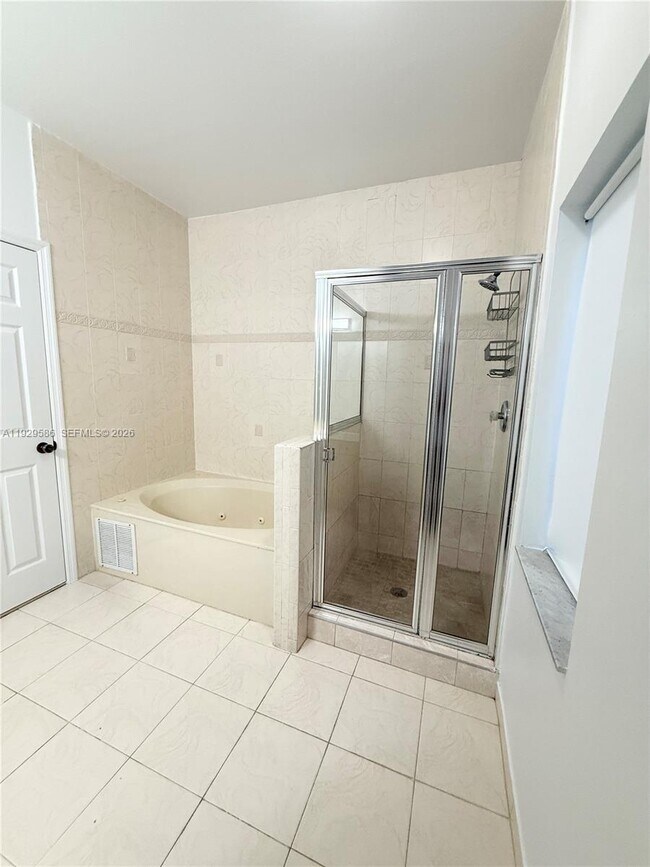 Building Photo - 13424 SW 122nd Ave