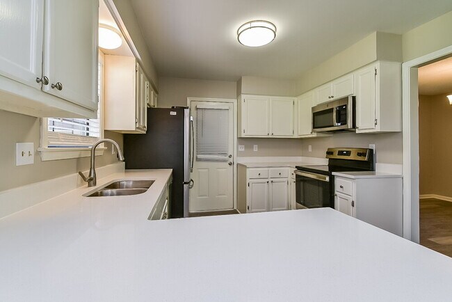 Building Photo - 2464 Green Glen Dr
