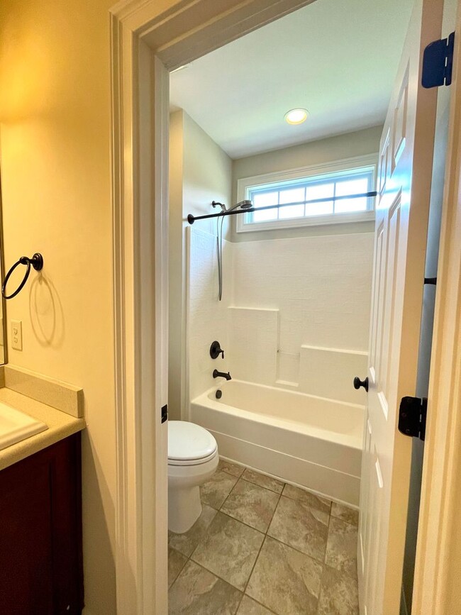 Building Photo - Large 5-bedroom house in Lake Hogan Farm near Chapel Hill schools!