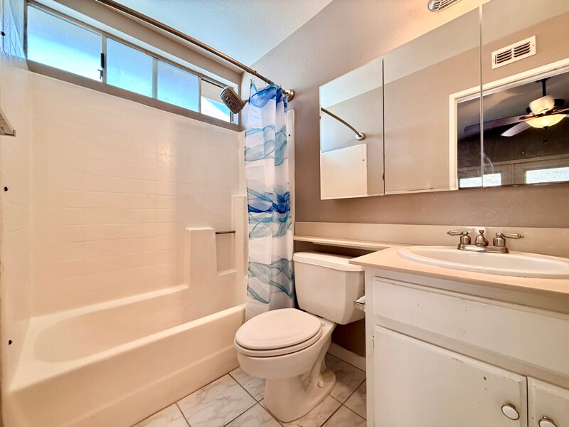 Building Photo - 932 Blossom Hill Dr