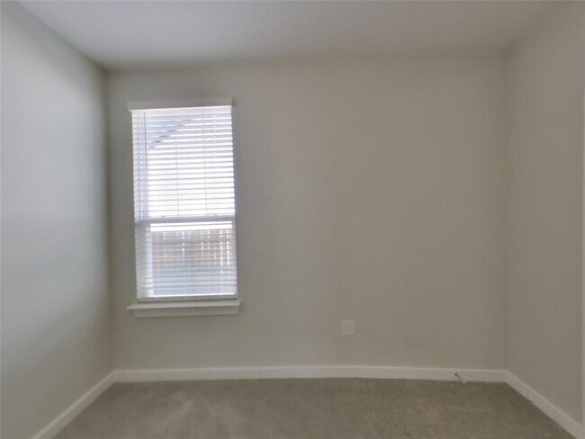 Building Photo - 1604 Mexican Heather Dr