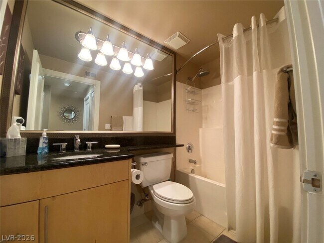 Building Photo - 260 E Flamingo Rd